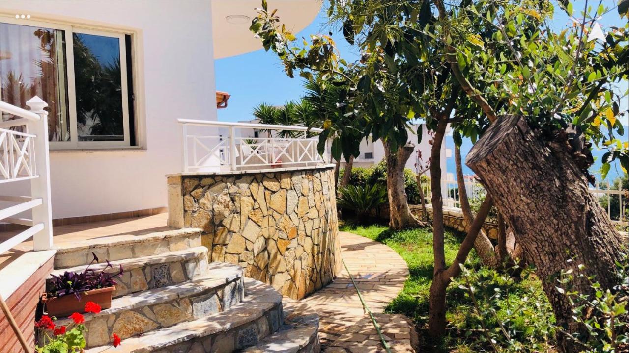 Apartments On The Beach Sarandë 外观 照片