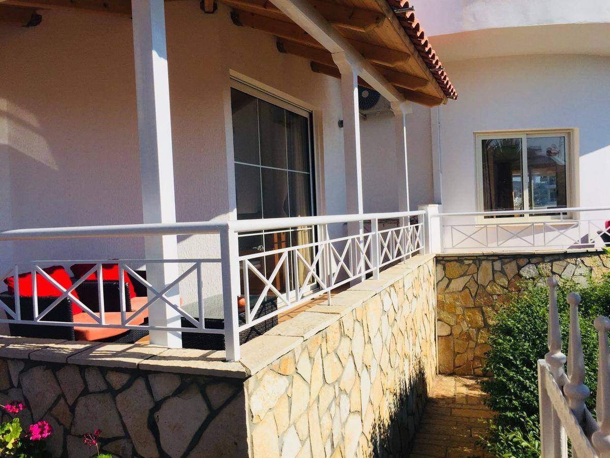 Apartments On The Beach Sarandë 外观 照片