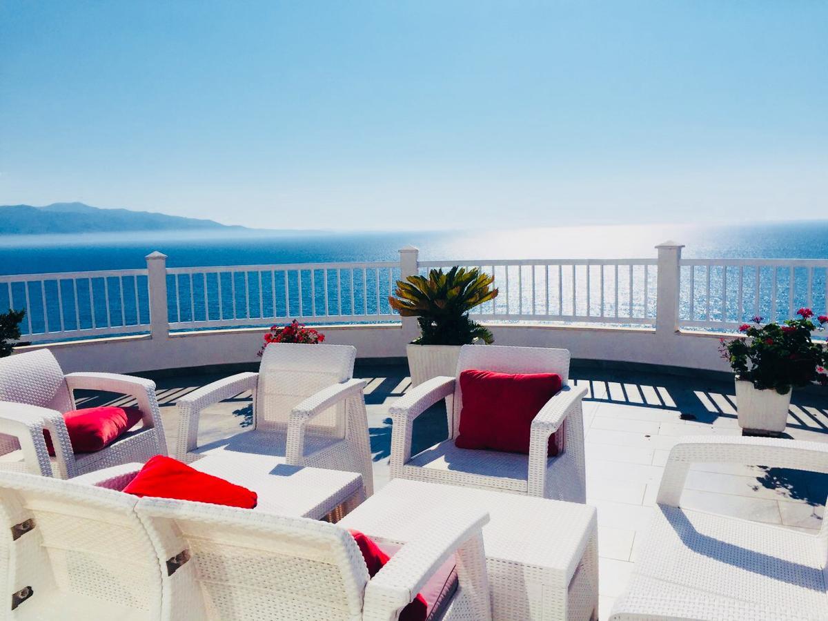Apartments On The Beach Sarandë 外观 照片