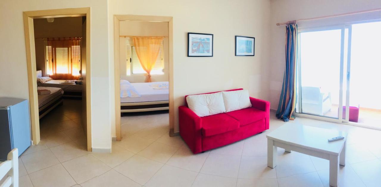 Apartments On The Beach Sarandë 外观 照片