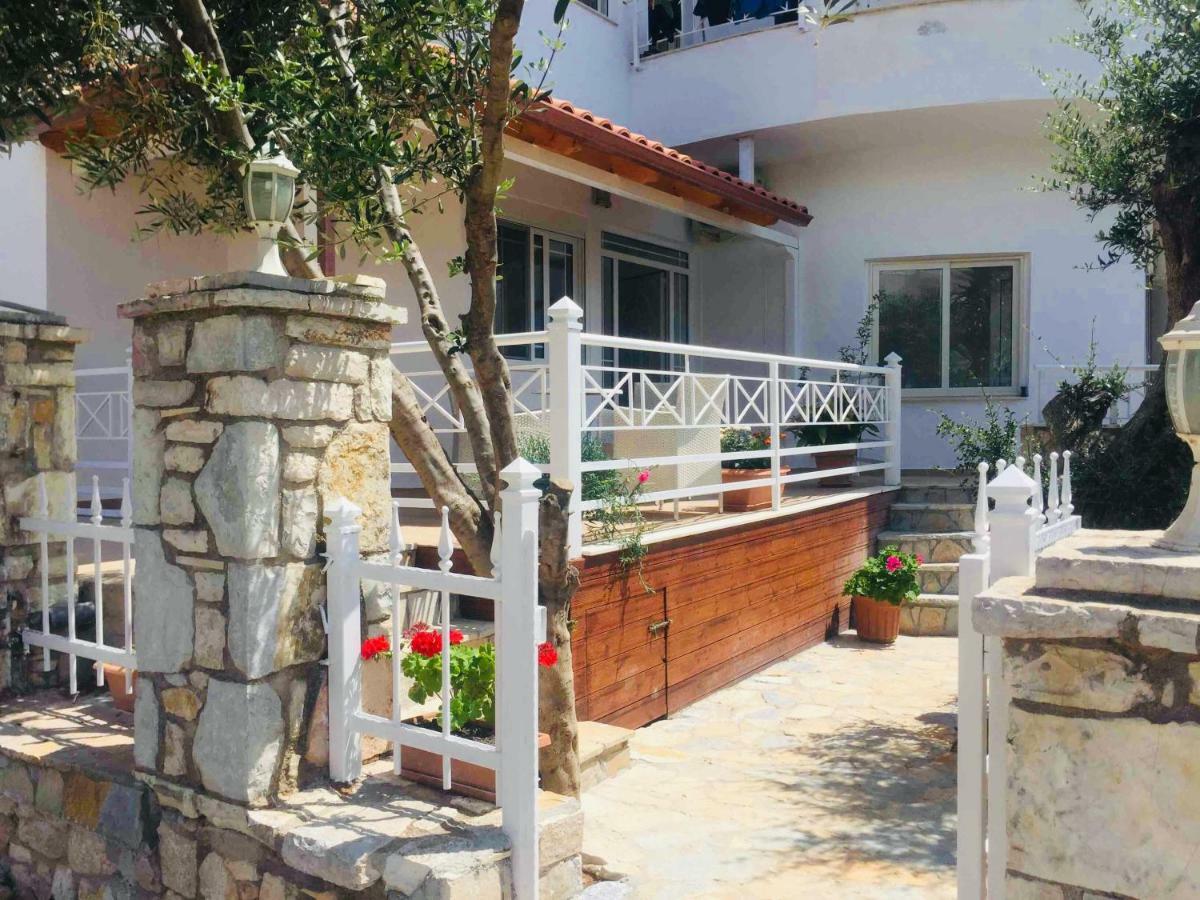 Apartments On The Beach Sarandë 外观 照片